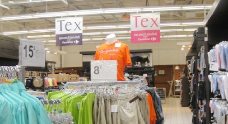 Carrefour lansează noua colecţie de haine